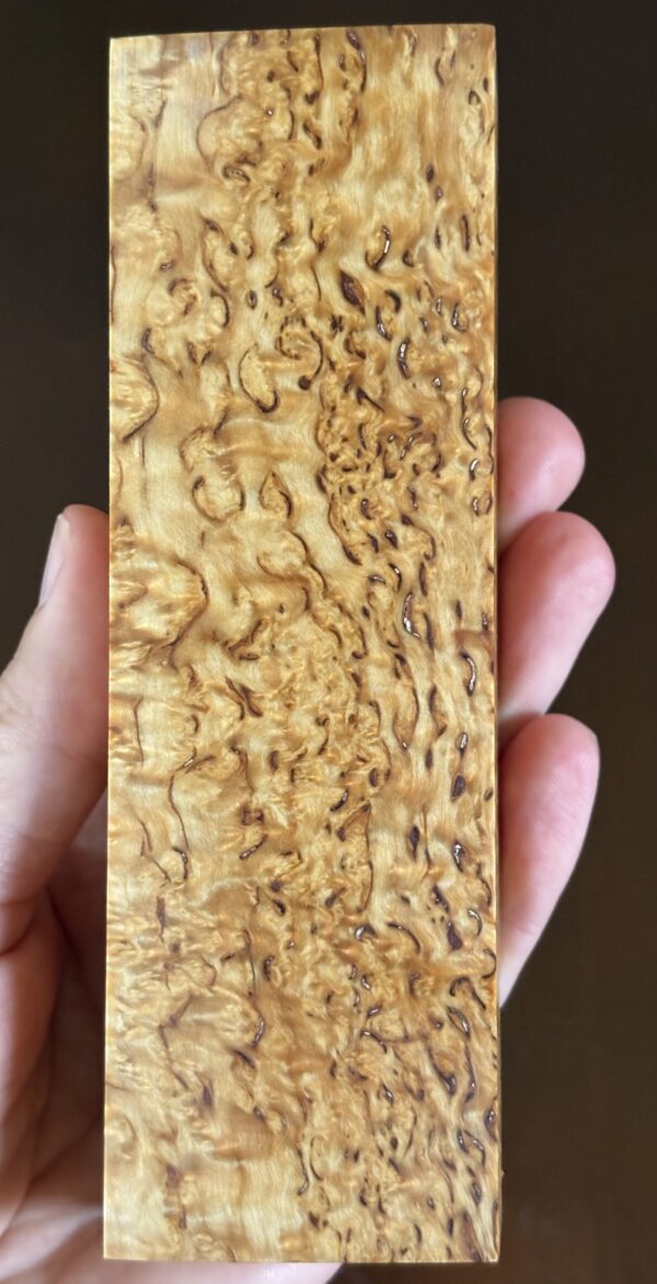 Stabilized Masur birch wood. Dimensions: 28x46x148mm