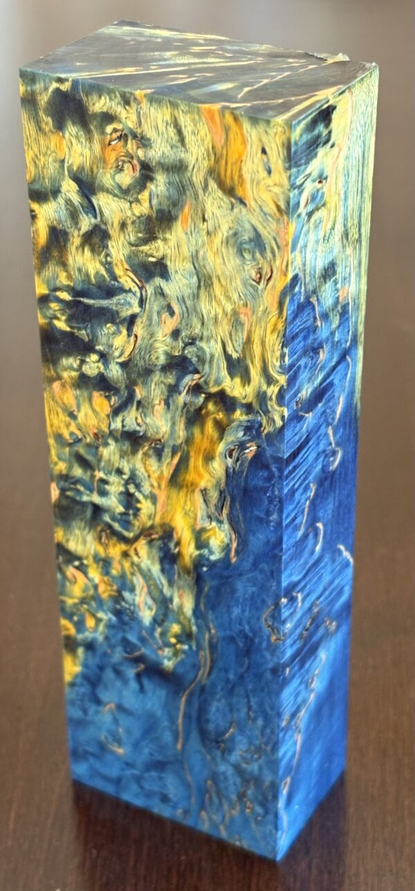 Dual-dyed, stabilized Curly birch handle. 30x49x150mm