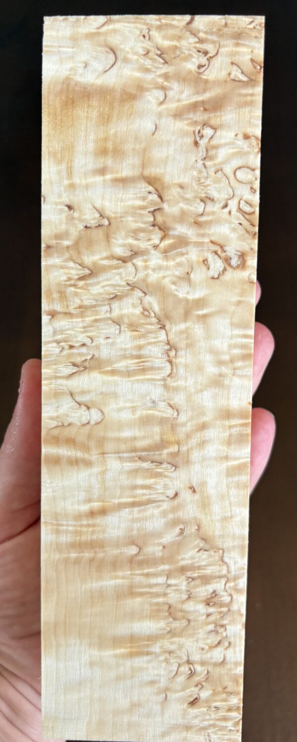 Masur birch wood bigger block. Kiln dried wood. Dimensions: 29x64x225mm